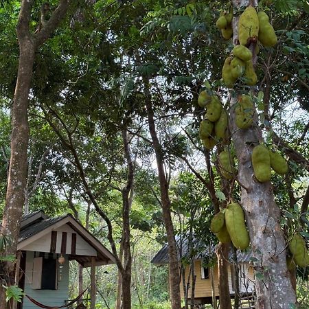 Eternal Forest Beach Bar&Bungalow Koh Chang Ranong Exterior photo