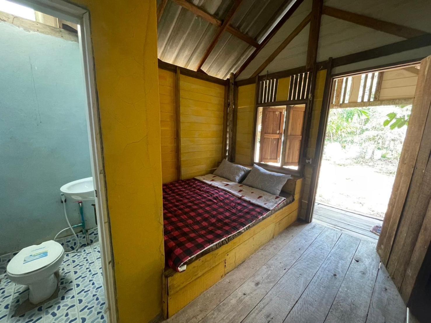 Eternal Forest Beach Bar&Bungalow Koh Chang Ranong Exterior photo