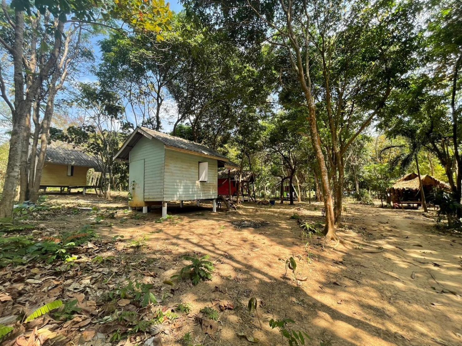 Eternal Forest Beach Bar&Bungalow Koh Chang Ranong Exterior photo