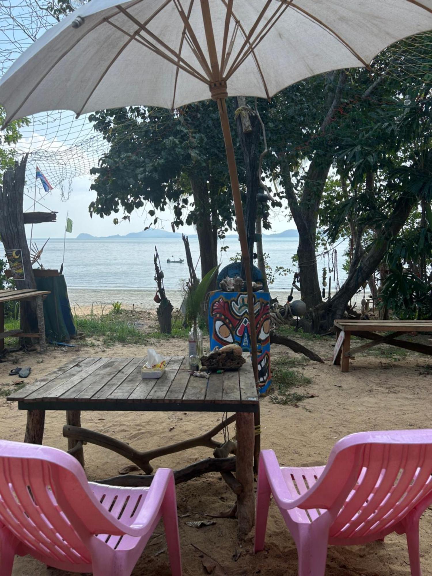 Eternal Forest Beach Bar&Bungalow Koh Chang Ranong Exterior photo