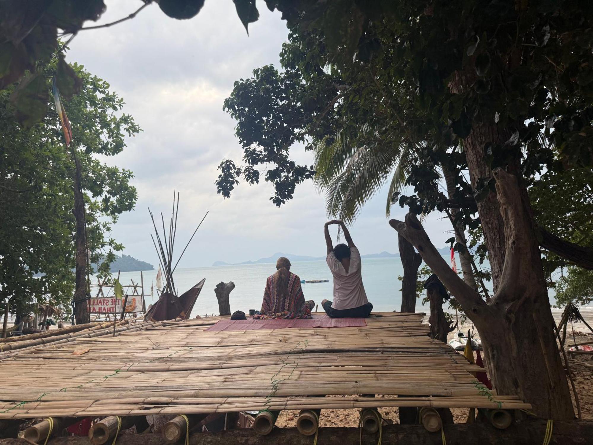 Eternal Forest Beach Bar&Bungalow Koh Chang Ranong Exterior photo